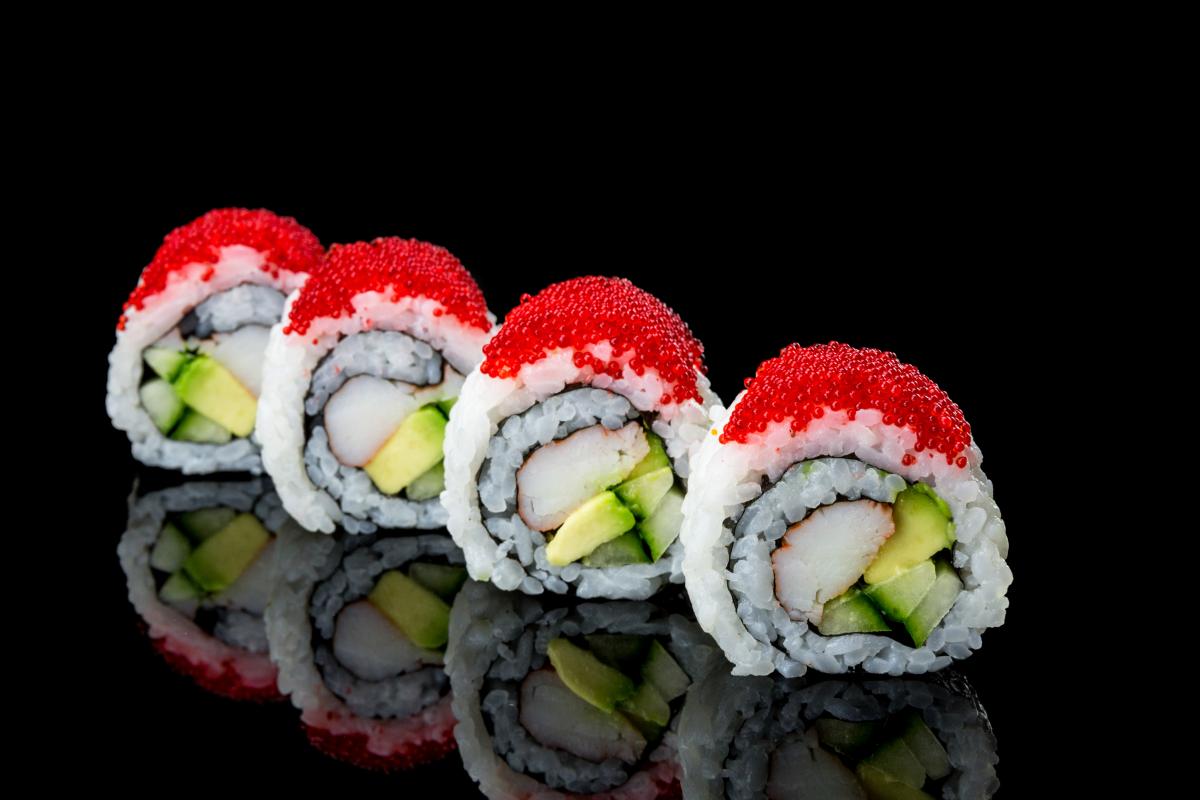 Foto voor op menukaart van Uramaki california tobiko